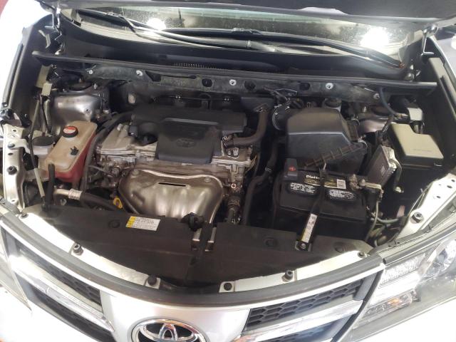 Photo 12 from auction – 2015 TOYOTA RAV4 LE with VIN JTMZFREV6FD080548