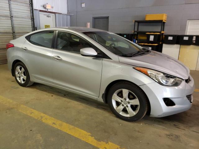Photo 4 from auction – 2012 HYUNDAI ELANTRA GL with VIN 5NPDH4AE1CH098426