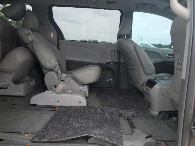 Photo 11 from auction – 2017 TOYOTA SIENNA XLE with VIN 5TDYZ3DC3HS899993
