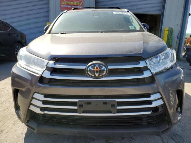 Foto 5 de la subasta – 2018 TOYOTA HIGHLANDER con VIN 5TDJZRFH1JS895508