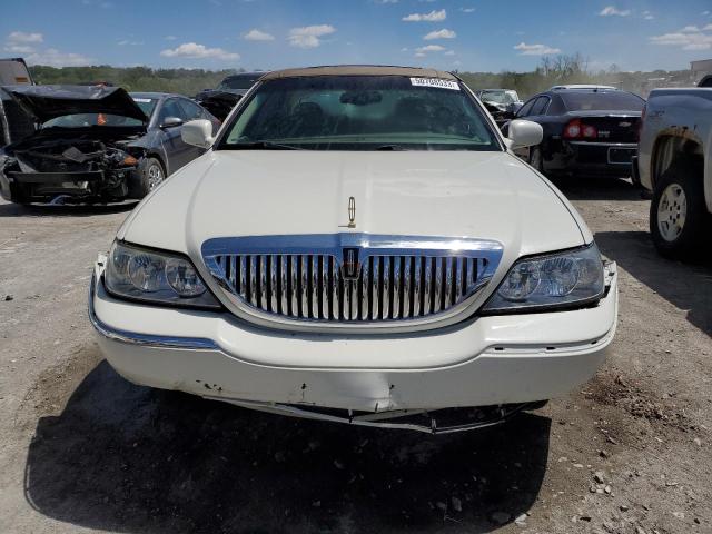 Photo 5 from auction – 2005 LINCOLN TOWN CAR S with VIN 1LNHM82W15Y606550