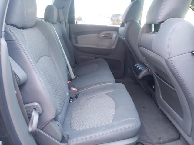 Photo 11 from auction – 2010 CHEVROLET TRAVERSE L with VIN 1GNLVFEDXAJ256873