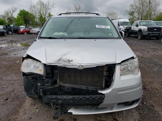 Photo 5 from auction – 2010 CHRYSLER TOWN & COU with VIN 2A4RR5D1XAR328928