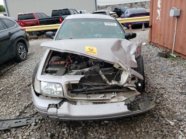 Photo 5 from auction – 2003 FORD CROWN VICT with VIN 2FAFP71W23X158238