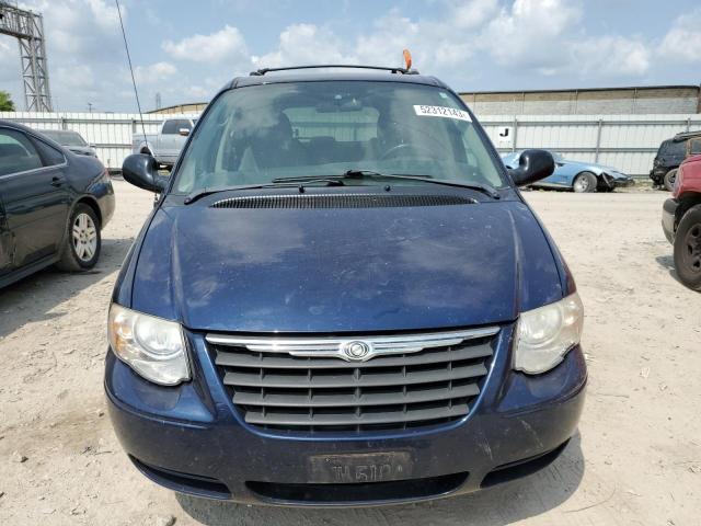 Photo 5 from auction – 2006 CHRYSLER TOWN & COU with VIN 2A4GP54L26R796254