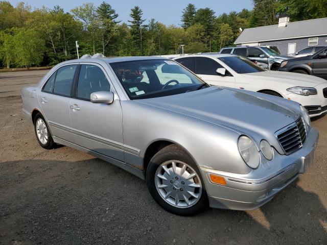 Photo 4 from auction – 2000 MERCEDES-BENZ E 320 4MAT with VIN WDBJF82JXYX035945