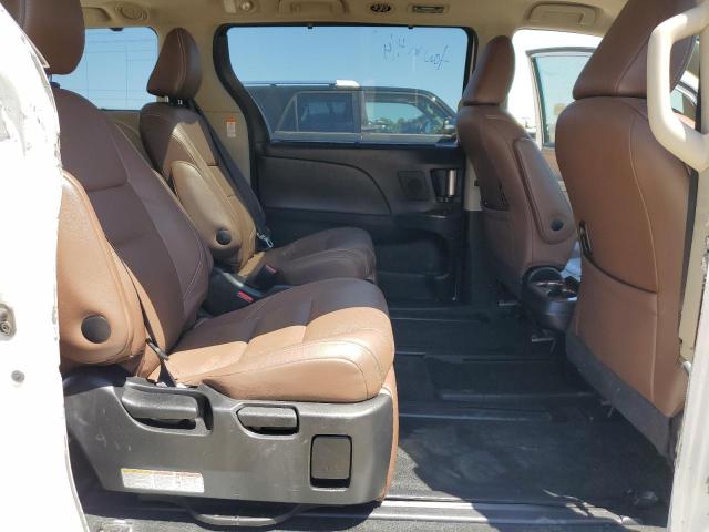Photo 11 from auction – 2017 TOYOTA SIENNA XLE with VIN 5TDYZ3DC2HS779974