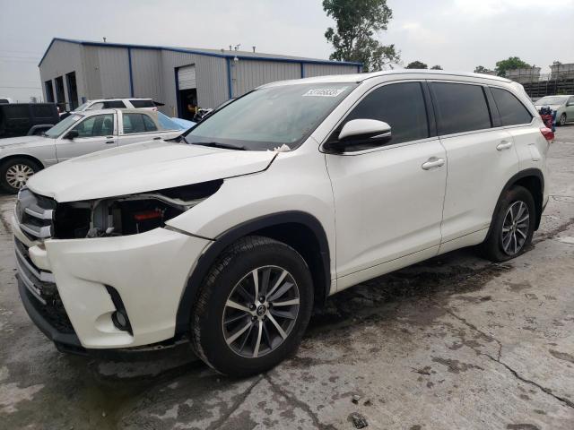 TOYOTA HIGHLANDER 2017 with VIN 5TDKZRFH5HS511454 - Photo from auction