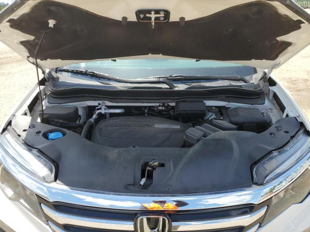 Photo 11 from auction – 2018 HONDA PILOT TOUR with VIN 5FNYF5H97JB011808