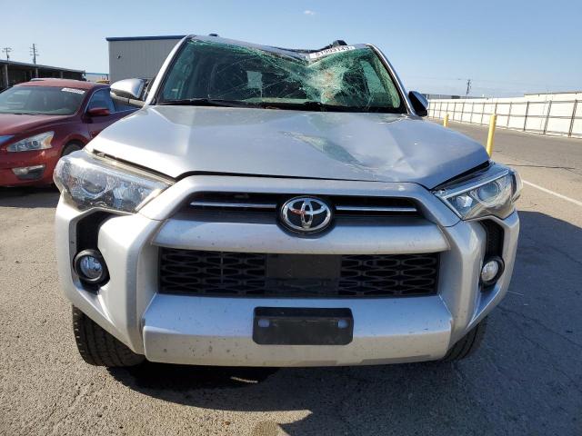 Photo 5 from auction – 2020 TOYOTA 4RUNNER SR with VIN JTEBU5JR2L5773014
