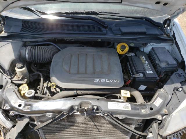 Photo 12 from auction – 2014 CHRYSLER TOWN & COU with VIN 2C4RC1BG1ER444922