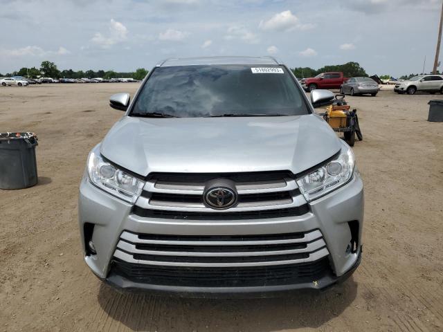 Photo 5 from auction – 2018 TOYOTA HIGHLANDER with VIN 5TDKZRFH4JS284960