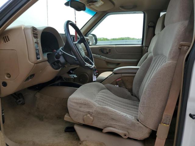 Photo 7 from auction – 2002 CHEVROLET BLAZER with VIN 1GNCS13W32K158487