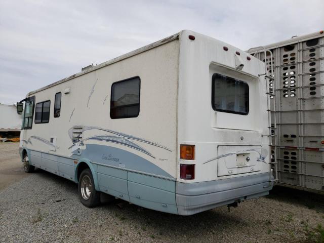 Photo 3 from auction – 2000 NATL SEABREEZE with VIN 5B4LP37J9Y3320815