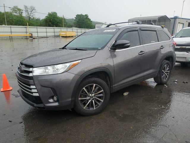 TOYOTA HIGHLANDER 2018 z numerem VIN 5TDKZRFH8JS538363 - Zdjęcie z aukcji