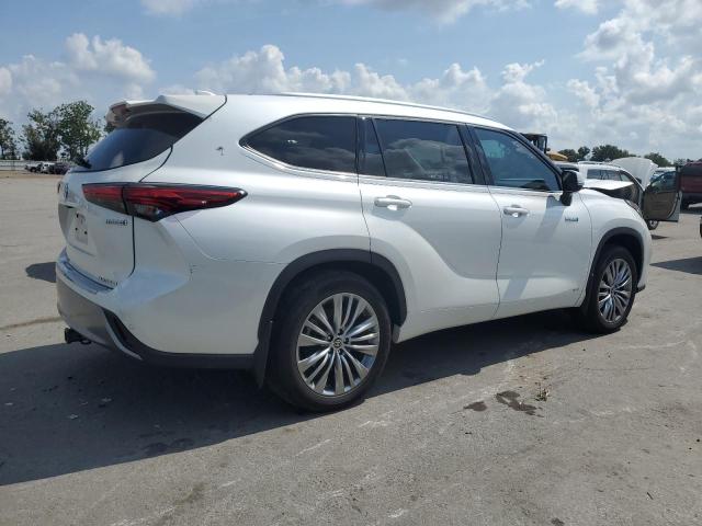 Photo 3 from auction – 2021 TOYOTA HIGHLANDER with VIN 5TDEBRCH4MS047623