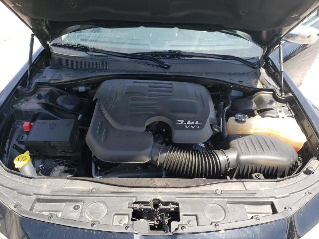 Photo 11 from auction – 2018 CHRYSLER 300 LIMITE with VIN 2C3CCAKG9JH144376
