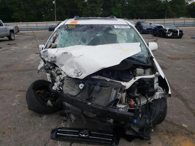 Photo 5 from auction – 2014 TOYOTA SIENNA XLE with VIN 5TDYK3DC6ES472579