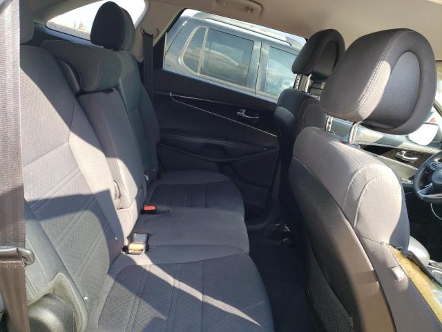 Photo 11 from auction – 2016 KIA SORENTO LX with VIN 5XYPG4A32GG150366