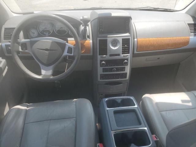 Photo 8 from auction – 2010 CHRYSLER TOWN & COU with VIN 2A4RR6DX2AR142617