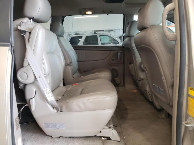 Photo 11 from auction – 2004 TOYOTA SIENNA XLE with VIN 5TDBA22C24S003901