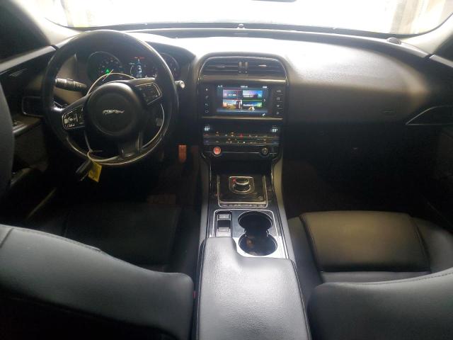 Zdjęcie 8 z aukcji – 2017 JAGUAR XE z VIN SAJAD4BG9HA963500
