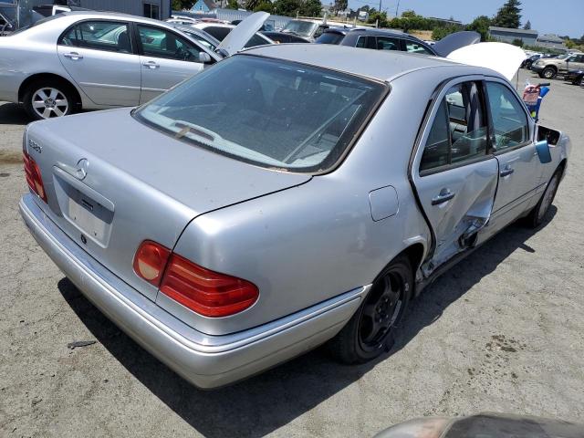 Photo 3 from auction – 1999 MERCEDES-BENZ E 320 with VIN WDBJF65H7XA775256