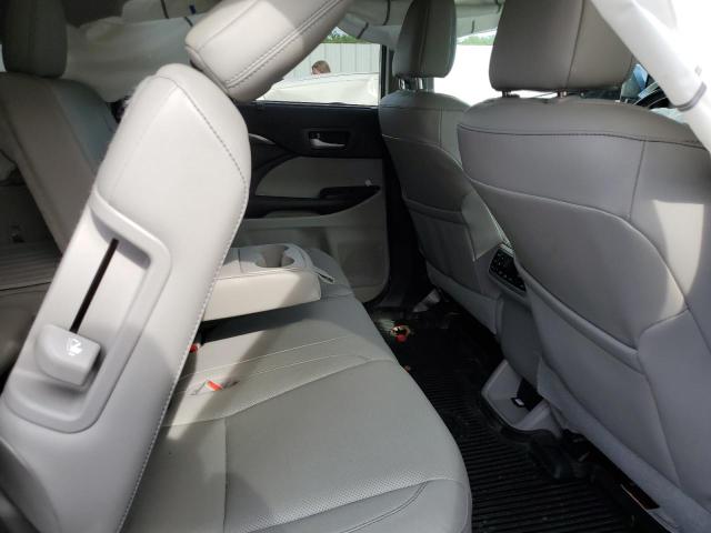 Photo 11 from auction – 2018 TOYOTA HIGHLANDER with VIN 5TDDZRFH4JS872589