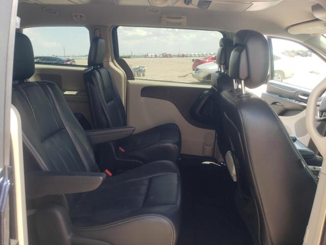 Photo 11 from auction – 2016 CHRYSLER TOWN & COU with VIN 2C4RC1BG0GR197816