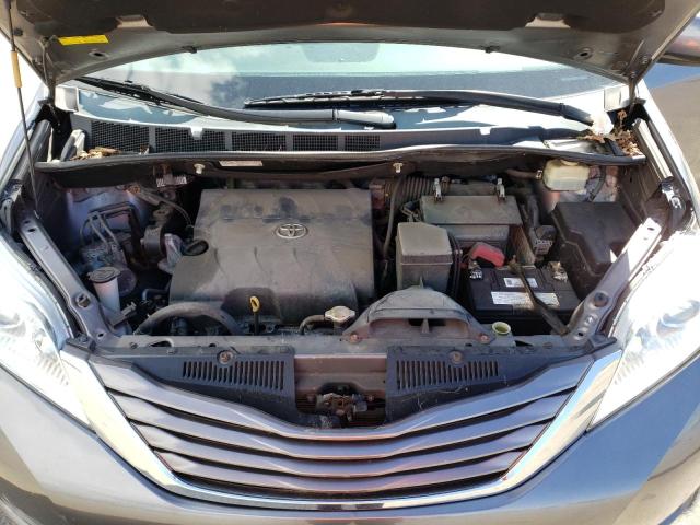 Photo 12 from auction – 2015 TOYOTA SIENNA LE with VIN 5TDKK3DC5FS556089