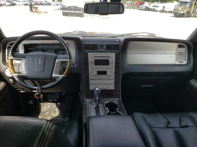 Photo 8 from auction – 2010 LINCOLN NAVIGATOR with VIN 5LMJJ2J5XAEJ04984