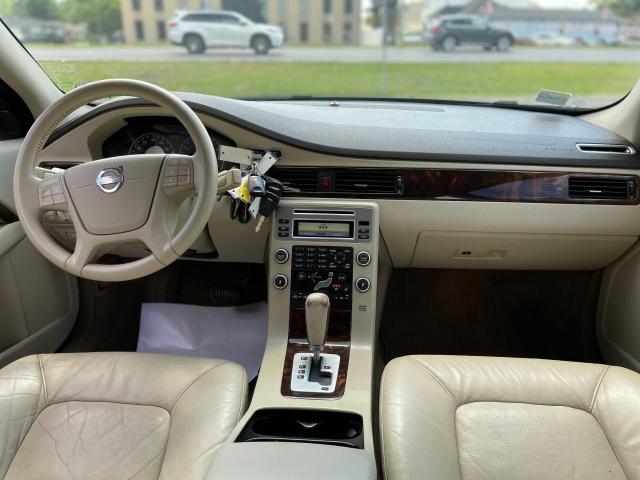 Photo 9 from auction – 2010 VOLVO V70 3.2 with VIN YV1982BW1A1151416