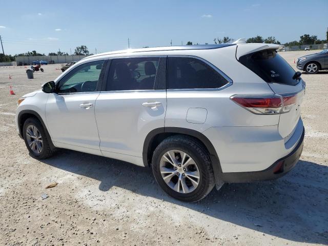 Photo 2 from auction – 2015 TOYOTA HIGHLANDER with VIN 5TDJKRFH4FS085995