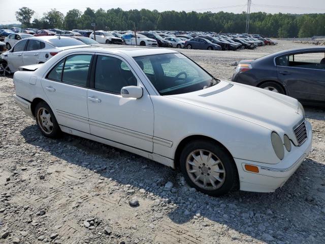 Photo 4 from auction – 2001 MERCEDES-BENZ E 320 with VIN WDBJF65J21B352945