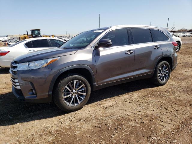 TOYOTA HIGHLANDER 2019 with VIN 5TDKZRFH0KS573528 - Photo from auction