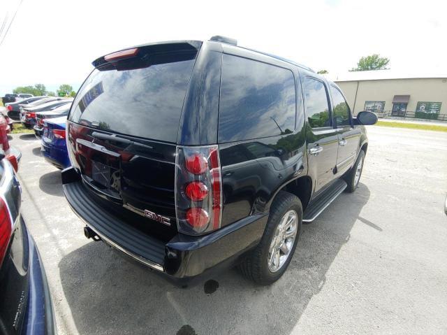 Photo 4 from auction – 2007 GMC YUKON DENA with VIN 1GKFK63847J330001