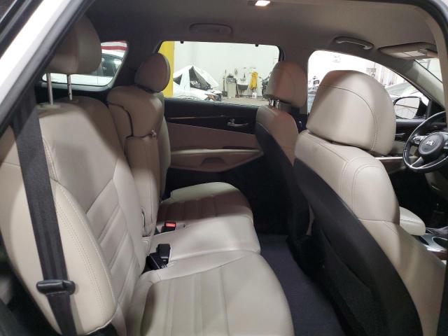 Photo 11 from auction – 2017 KIA SORENTO EX with VIN 5XYPHDA55HG337987