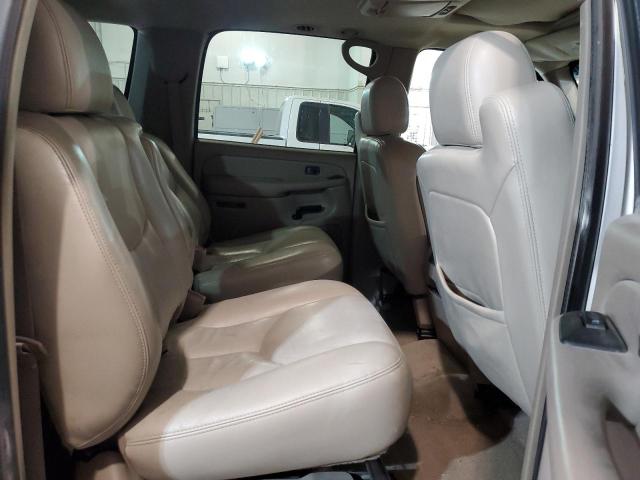 Photo 11 from auction – 2004 CHEVROLET SUBURBAN K with VIN 3GNFK16Z84G337489