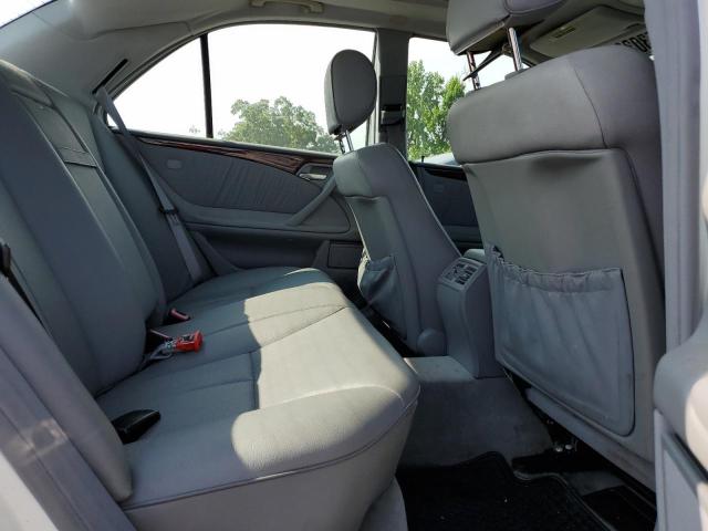 Photo 10 from auction – 2001 MERCEDES-BENZ E 320 with VIN WDBJF65J21B352945