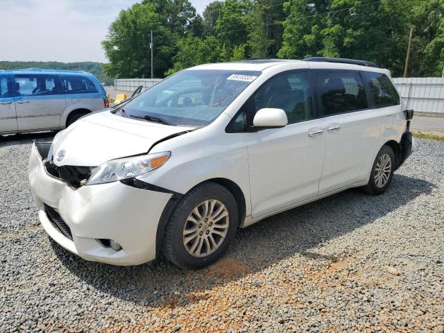 TOYOTA SIENNA XLE 2016 with VIN 5TDYK3DC3GS733962 - Photo from auction
