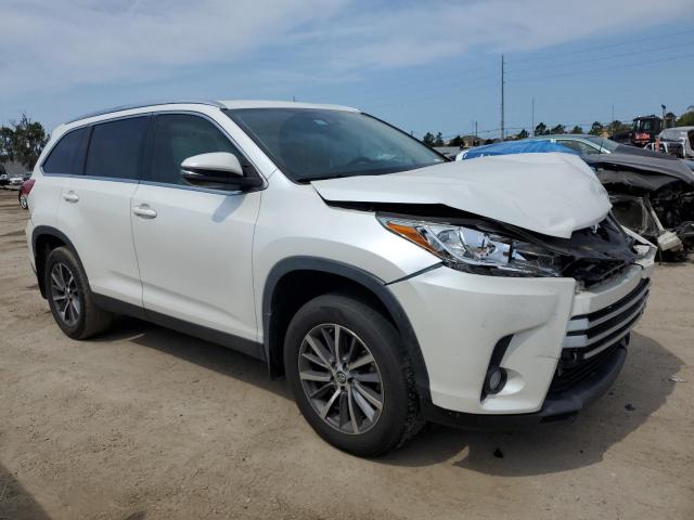 Photo 4 from auction – 2019 TOYOTA HIGHLANDER with VIN 5TDKZRFH4KS328649