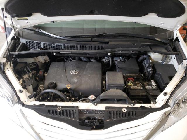 Photo 12 from auction – 2017 TOYOTA SIENNA LE with VIN 5TDJZ3DC3HS153917