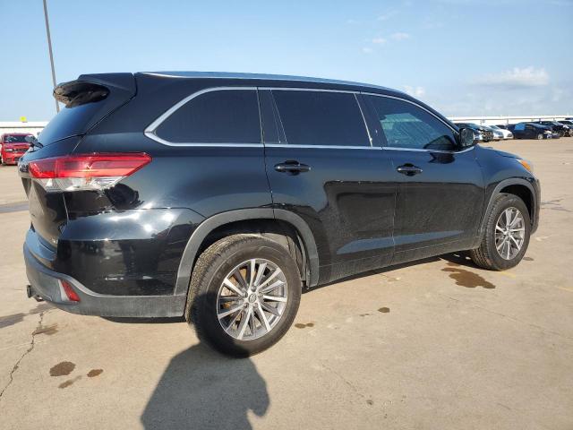 Photo 3 from auction – 2018 TOYOTA HIGHLANDER with VIN 5TDKZRFHXJS538395