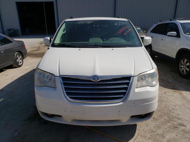 Photo 5 from auction – 2010 CHRYSLER TOWN & COU with VIN 2A4RR5D12AR235420