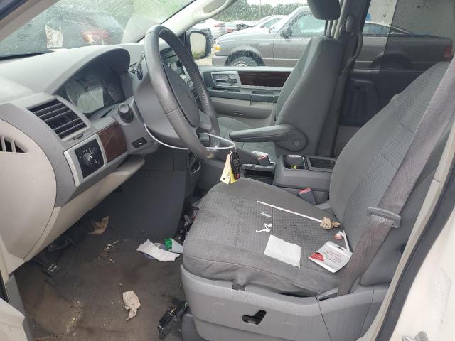 Photo 7 from auction – 2010 CHRYSLER TOWN & COU with VIN 2A4RR5D15AR150331