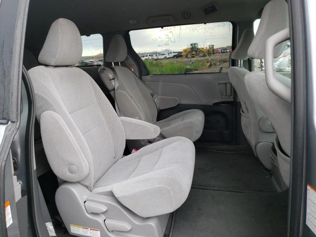 Photo 11 from auction – 2018 TOYOTA SIENNA LE with VIN 5TDKZ3DC3JS918599