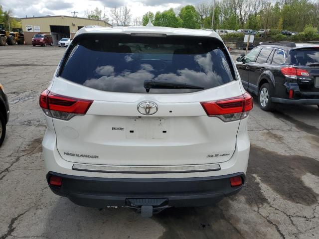 Photo 6 from auction – 2018 TOYOTA HIGHLANDER with VIN 5TDJZRFH1JS554013