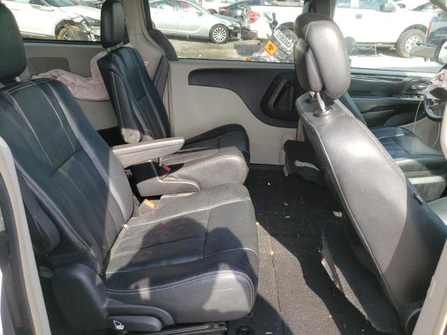 Photo 10 from auction – 2015 CHRYSLER TOWN AND C with VIN 2C4RC1BGXFR695911