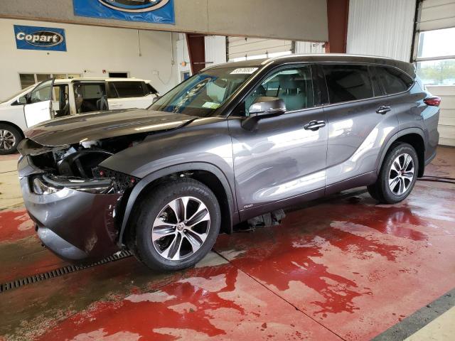TOYOTA HIGHLANDER 2022 with VIN 5TDHBRCHXNS557697 - Photo from auction