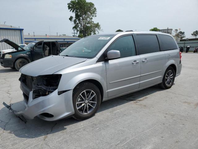 DODGE GRAND CARA 2017 z numerem VIN 2C4RDGCG0HR599819 - Zdjęcie z aukcji